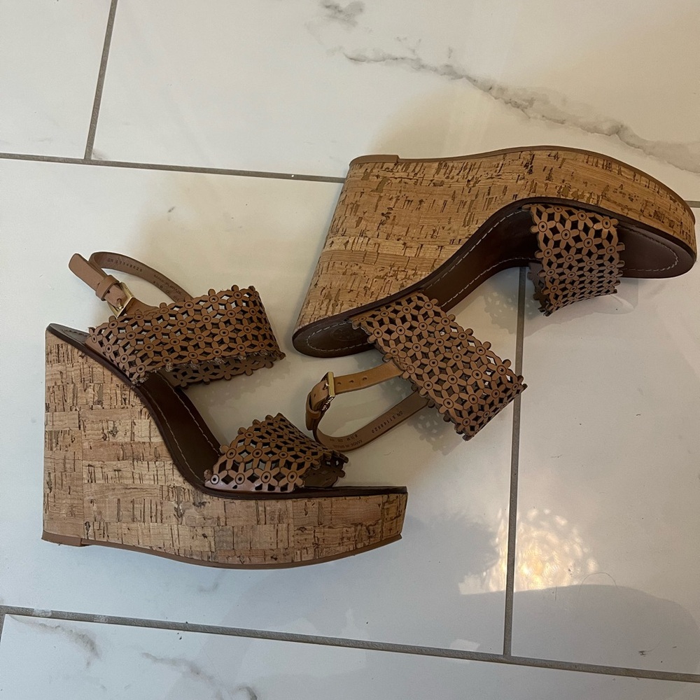 Tory Burch Brown Wedge Sandals with Cork Sole w
Like New, worn twice with box! - Picture 4 of 11